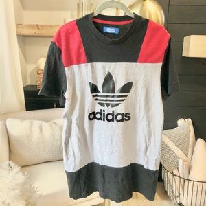 Adidas 90’s vintage t-shirt